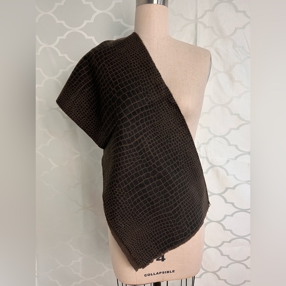 Inner Mongolia Kousei Cashmere 10% Wool 90% New! Scarf shawl Crocodile Print - Picture 9 of 13